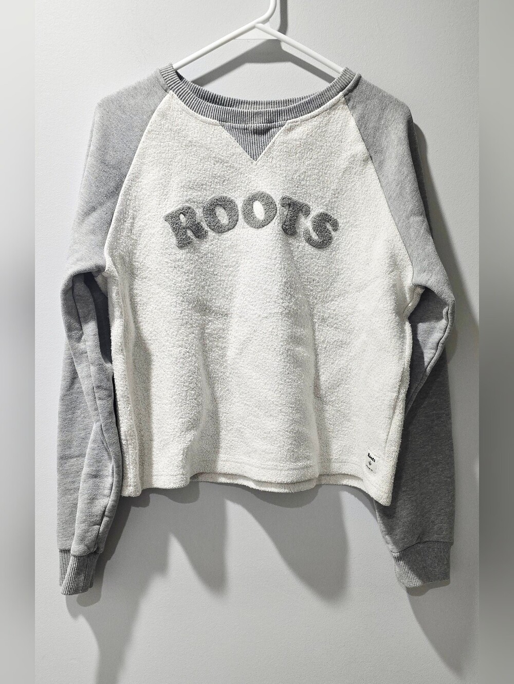 Roots Women's Vintage Raglan-Sleeve Crewneck Sweatshirt Size M